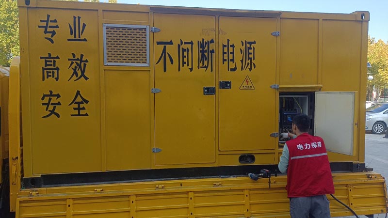 川汇柴油发电机组和UPS电源配合使用时，如何避免切换过程中的电力中断？